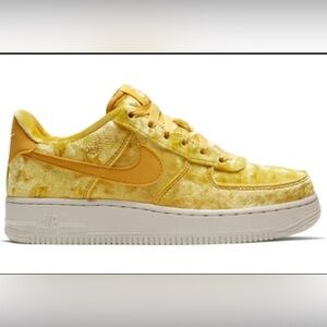 Nike AF1 low Mineral Gold